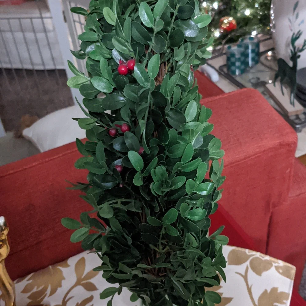 N/A faux boxwood
